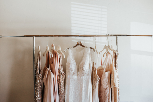 100k wedding budget philippines - opt for minimalist outfits