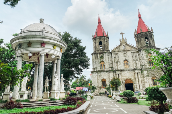 iloilo travel guide - molo church