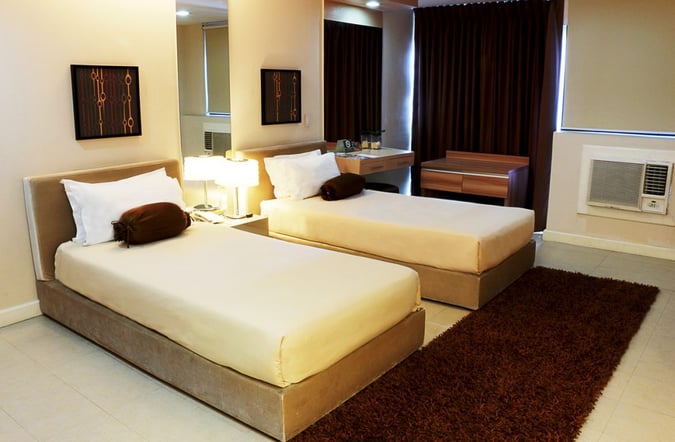 cheap staycation metro manila - bsa twin towers hotel